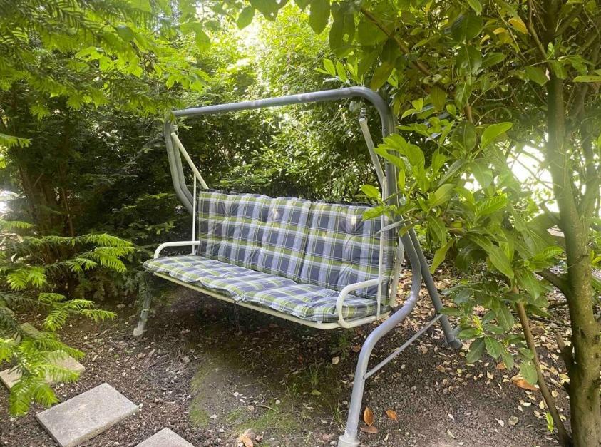 Esbly Leleka Hostel מראה חיצוני תמונה