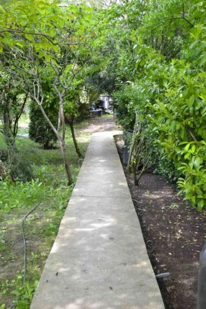 Esbly Leleka Hostel מראה חיצוני תמונה